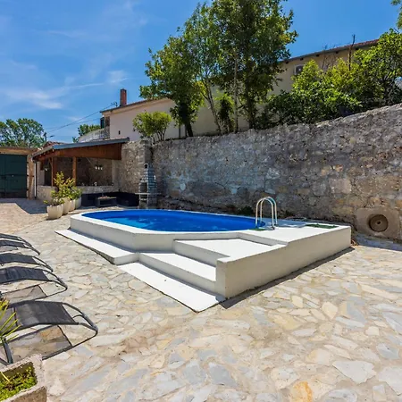 Nyaraló Lisko Tribalj