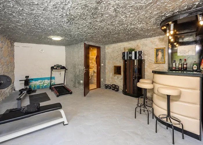 Nyaraló Lisko Tribalj