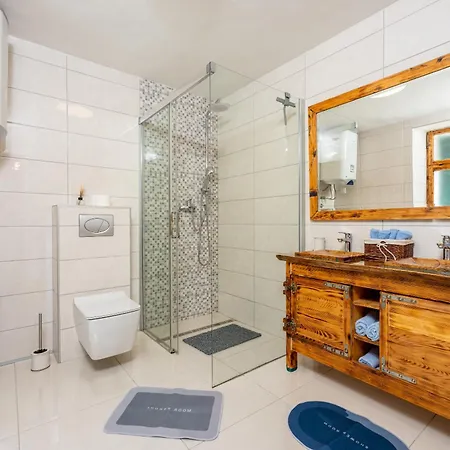 Lisko Semesterbostad Tribalj (Primorsko-Goranska)